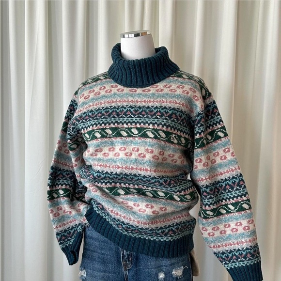 Vintage North Pole Wool Blend Fair Isle Turtleneck Sweater size Large. - Picture 5 of 8